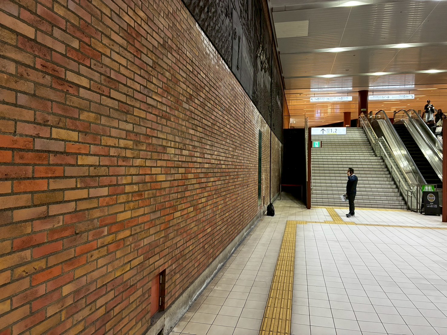 2026.5　馬車道駅構内